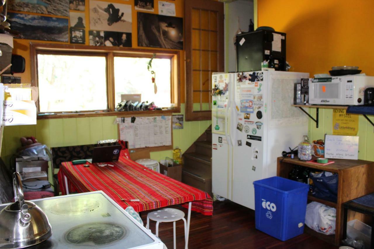 Kicking Horse Backpacker Hostel Golden Dış mekan fotoğraf