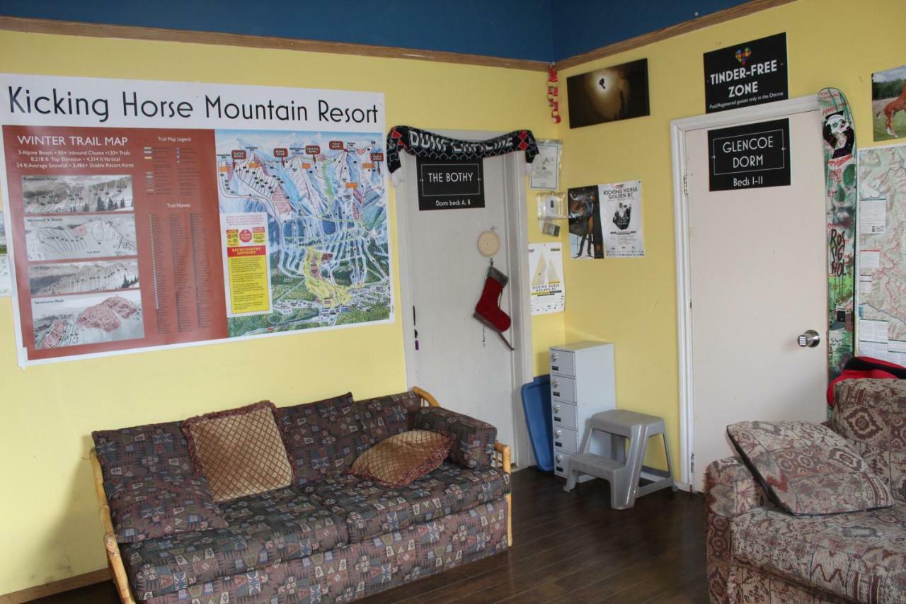 Kicking Horse Backpacker Hostel Golden Dış mekan fotoğraf