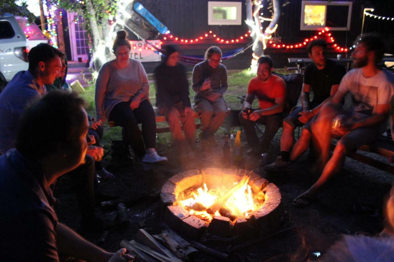 Kicking Horse Backpacker Hostel Golden Dış mekan fotoğraf